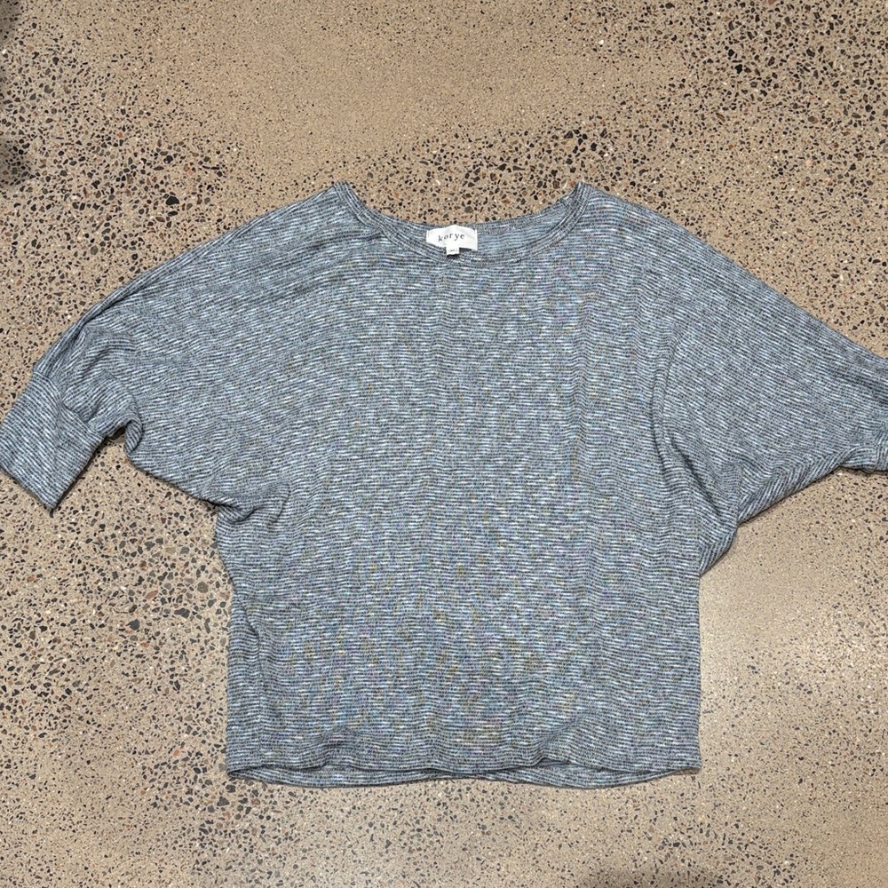 Korye Gray Short Sleeve Women's Top